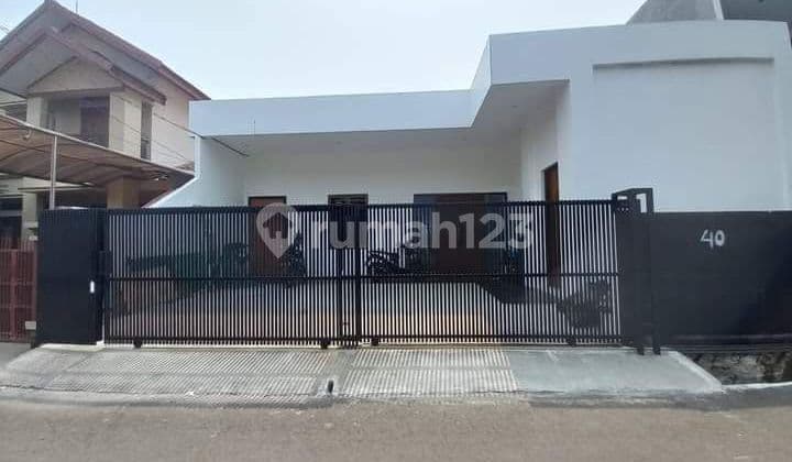 Rumah 1 Lantai Kondisi Baru Di Area Permata Hijau