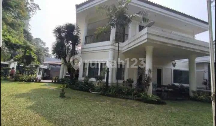 Luxurious 2-Story House in the Elite Kebayoran Baru Area
