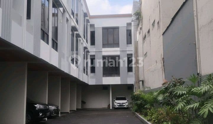 Elegant Minimalist House 5 Minutes to Sawah Besar Hospital Central Jakarta