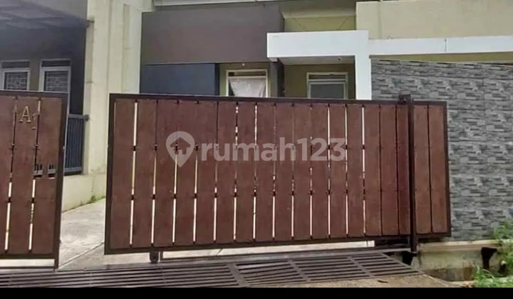 Rumah Luas Pinggir Jalan Gunung Batu Loji Dekat Staaiun Bogor