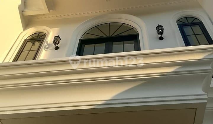 Dijual Rumah Classic Modern Di Otista Jakarta Timur