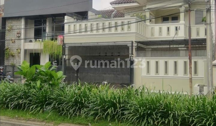 Dijual Rumah Mewah Didaerah Strategis Grand Galaksi Bekasi