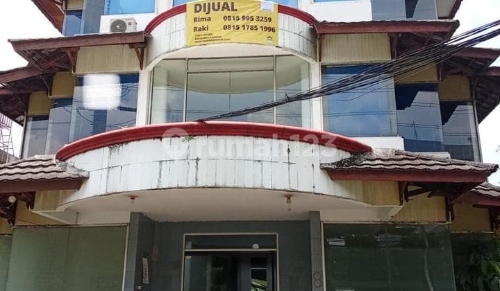 FOR QUICK SALE - BUILDING READY FOR RENOVATION - Rawamangun, East Jakarta