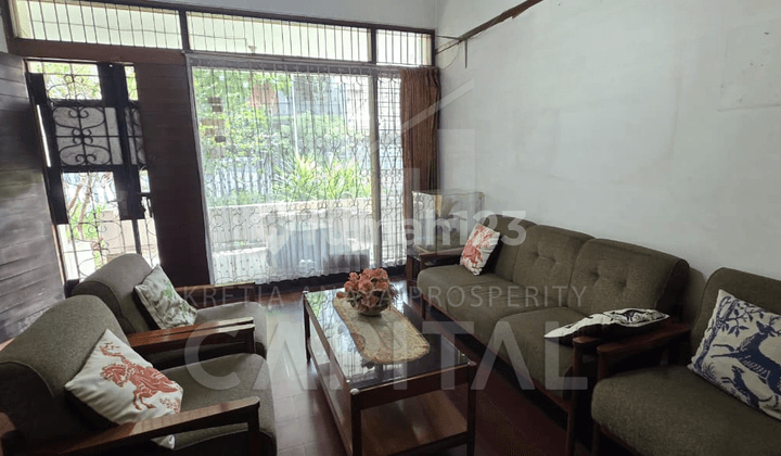 Rumah Tinggal Klasik Terawat di Sayap Riau