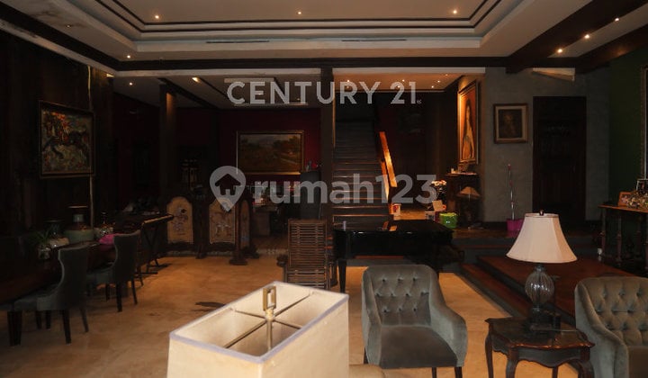 Rumah Mewah Luas Cocok Komersil di Margasatwa Jakarta Selatan