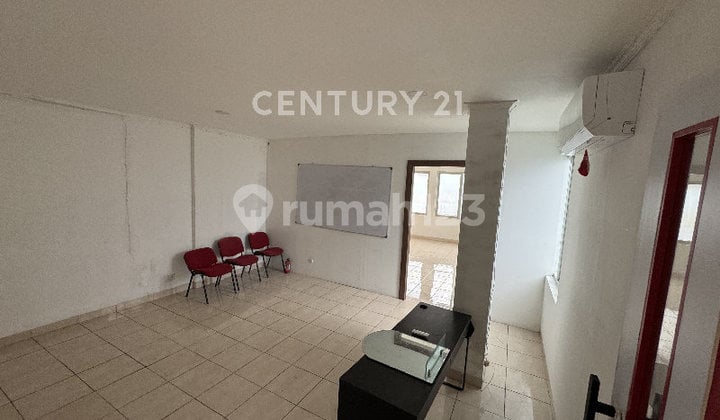 Disewakan Ruko 4 Lantai Furnished di Kalideres Jakarta Barat