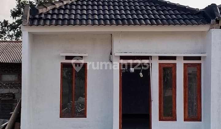 Rumah Unfurnished Baru SHM - Sertifikat Hak Milik