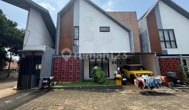 Rumah Bagus SHM di Kademangan