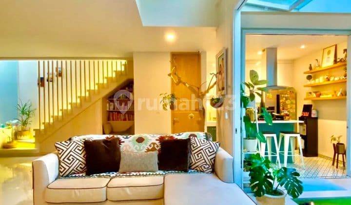 Rumah 2 lantai siap huni lokasi di Jagakarsa Jakarta Selatan