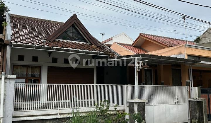 DIJUAL RUMAH TERAWAT STRATEGIS DALAM KOMPLEK PASTEUR BANDUNG