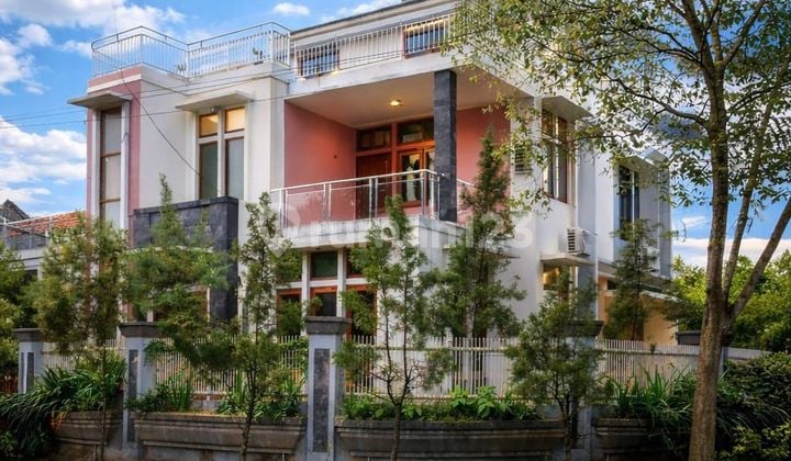 Dijual Rumah Lokasi Startegis Dalam Komplek Batununggal Bandung