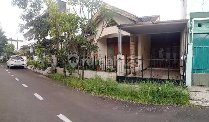 Dijual Rumah Siap Huni Dekat Griya Arcamanik Lokasi Arcamanik