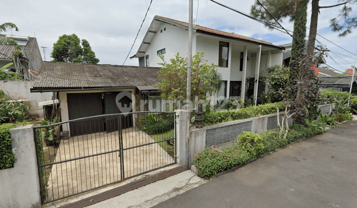 For Sale: Beautiful Environment, Strategic Location House in Sarijadi, Bandung