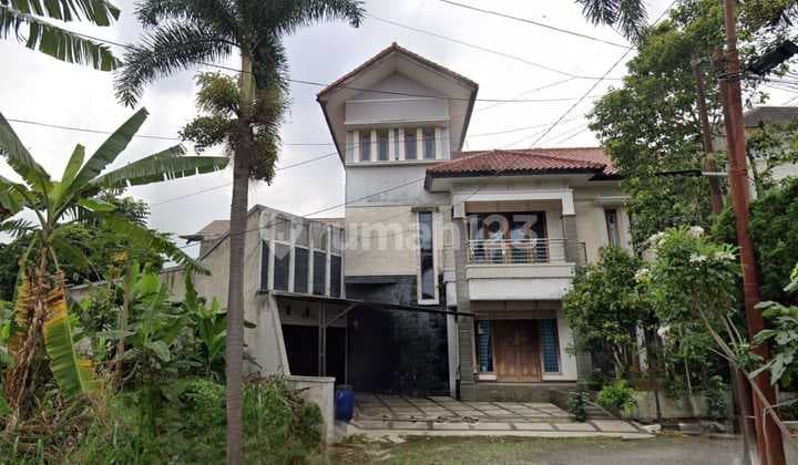 DIJUAL RUMAH MEWAH ADA SWIMMING POOL KAWASAN BANDUNG UTARA