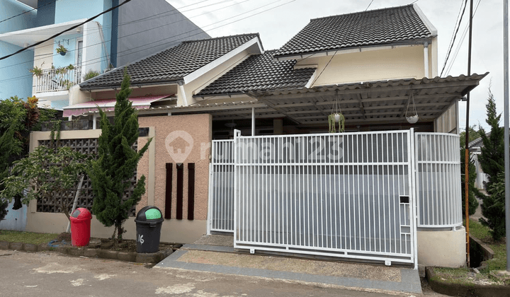 Dijual Rumah Dalam Komplek Belakang Summarecon Bandung