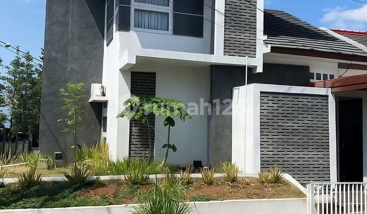 DIJUAL RUMAH ASRI TERAWAT DALAM PERUMAHAN FULL FURNISHED