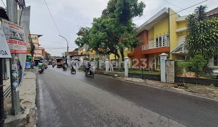 RUMAH MAINROAD LINGKUNGAN RAMAI COCOK UNTUK TEMPAT USAHA CIGADUNG