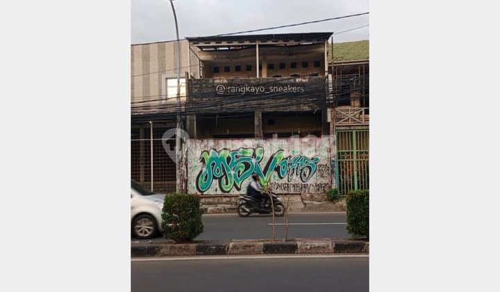 Jual Ruko 2 Lantai Cocok untuk Bisnis SHM