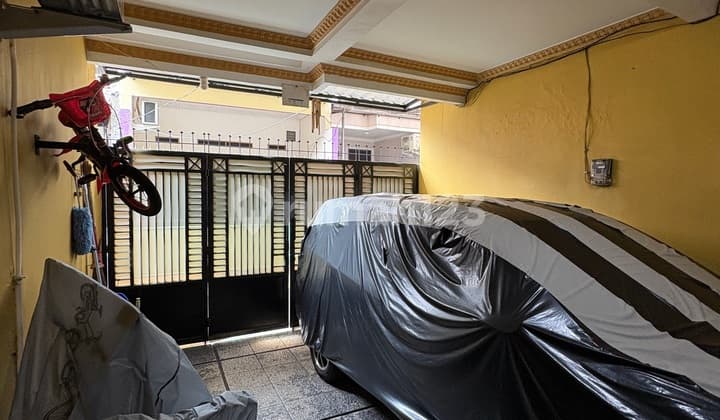 2-Story House in South Tanjung Duren Area. Renovated.