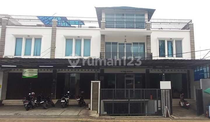 Ruko di Buaran Duren Sawit Siap Pakai - Dekat Stasiun Buaran