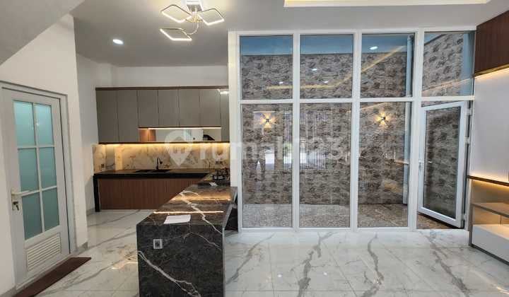 Dijual Rumah Cantik Full Furnished Givency One - Prada