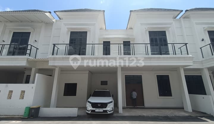 Dijual Rumah Lebar 12 M (hanya Ada 1 Di Komp) Komplek Reyhan Haus