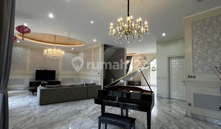 For Sale Luxury Villa in Polonia Area, The Palace Complex