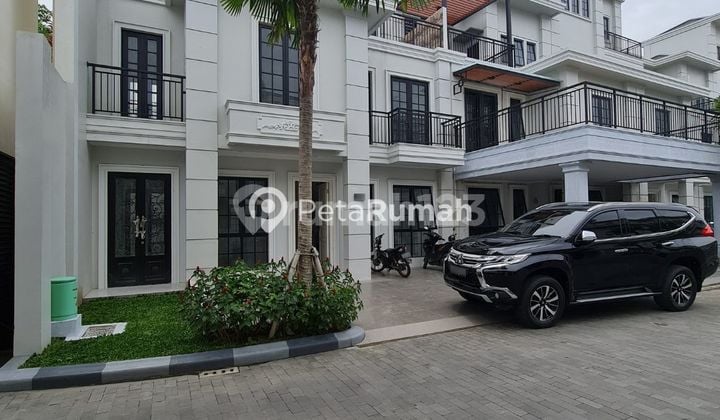 Dijual Villa Cantik Bagus Full Furnished Jalan Starban Komplek Jewel Park