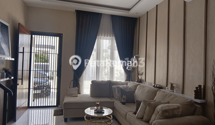 FOR SALE VILLA ON FLAMBOYAN RAYA STREET, TAMAN ASOKA ASRI