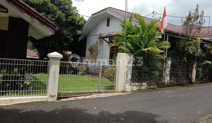 Land Size 300, Single-Story House, Affordable Price, Still Features a Wide Side Yard in Sea Malalayang