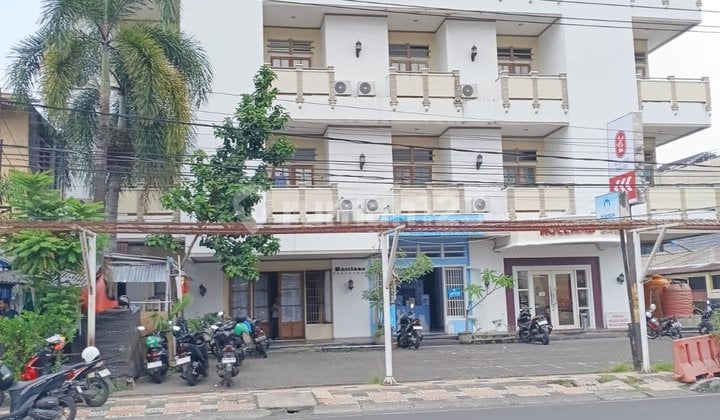Gedung Multifungsi, bisa Jadi Hotel, Ruko Berderet, Bangunan Besar, Strategis Area Pusat Kota Manado.