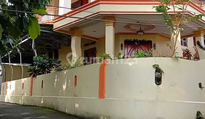 Beautiful 2-Story House, Well-Maintained 300m² Land in Malalayang