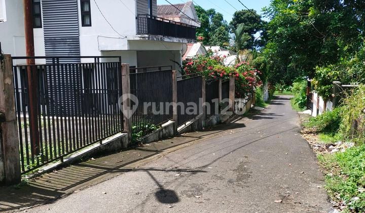 Rumah Cantik 2 Lantai Parkir Luas Paving, View Laut, Hook, Minimalis Modern