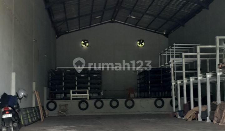 Gudang Lb 240 Disewakan di Paal 4, Dekat Pusat Kota, bisa Akses Kointainer Jalan Dari Ring Road.