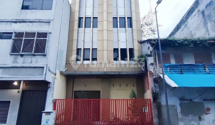 RUKO GANDENG 5.5 Tingkat, Titik Lokasi Bisnis Premium, Super Strategis Inti Kota Medan