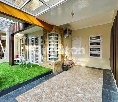 Town House Di Queenstown Villa
jl.garuda Medan