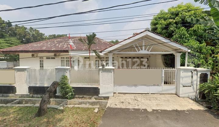 Rumah Hook Murah Di Perumahaan Mewah Jl. Selat Makassar, Duren Sawit, Jaktim