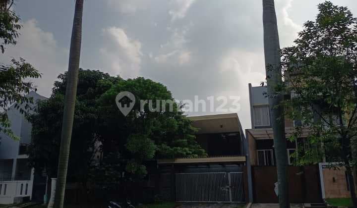 For sale: luxury house on Banjar Wijaya boulevard.