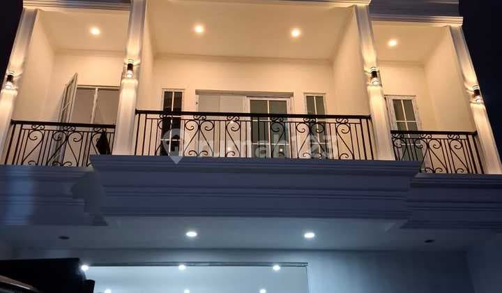 Dijual rumah mewah di boulevard perumahan Banjar wijaya