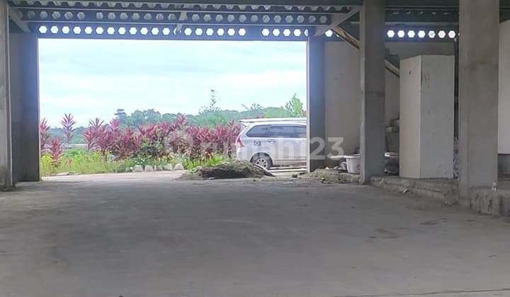 Bangunan 2 Latai Unik