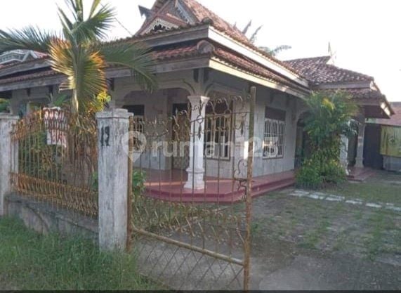 Rumah Di Jalan Utama Kota Jambi