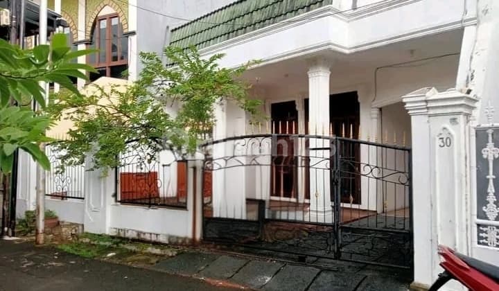 Rumah Strategis One Gate Akses Pruis Tebet Utara