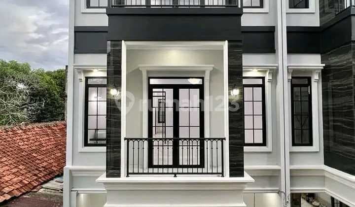 Aparthouse 3.5 Floors Luxury Celebrity Area Strategic Jagakarsa