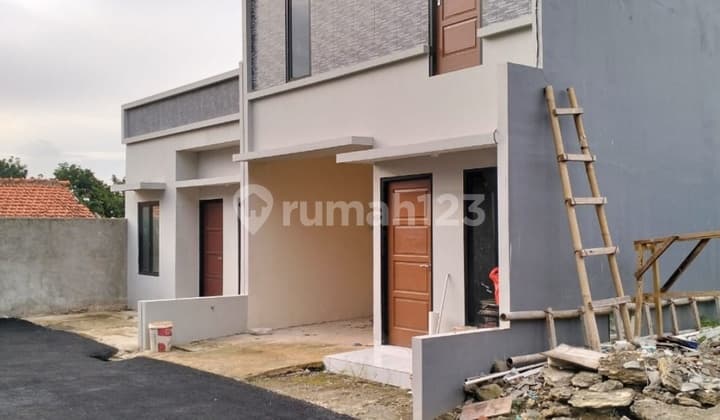 Dijual Rumah Siap Huni Lantai Jalan Kaki Ke Stasiun Depok Kpr