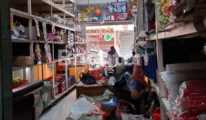 3.5-Story Shop House, Premium Location for Business