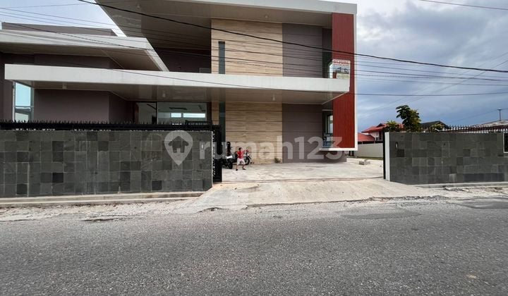 Rumah Mewah Bunga Raya