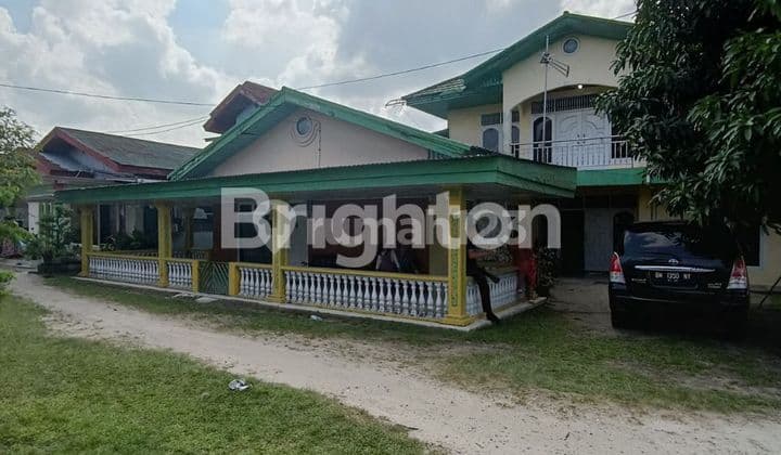 Rumah Luas 1.125m2 + Gedung Sarana Olahraga BuluTangkis (Badminton)