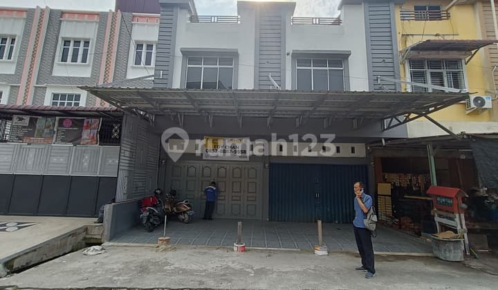 Ruko 2 Pintu Kondisi Baru Lokasi Strategis Samping Jalan