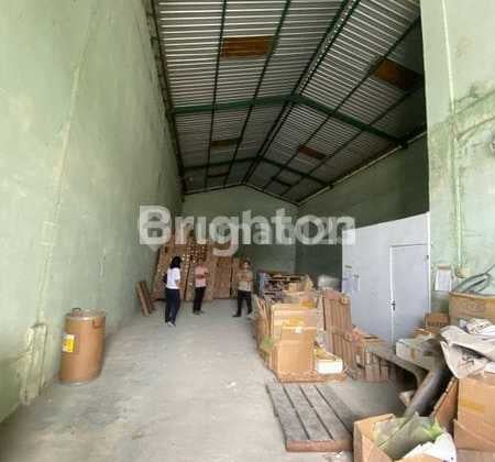 Gudang Lokasi Strategis Untuk Usaha