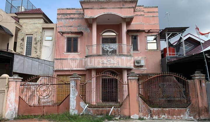 Rumah Mewah 2.5 Lantai Di Pondok Mutiara, Bebas Banjir